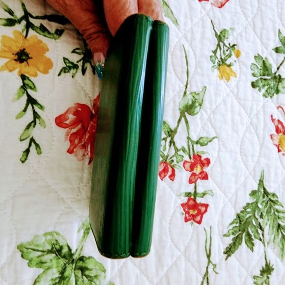 Louie Vuitton Epi Porte Feiulle - Picture 5 of 14